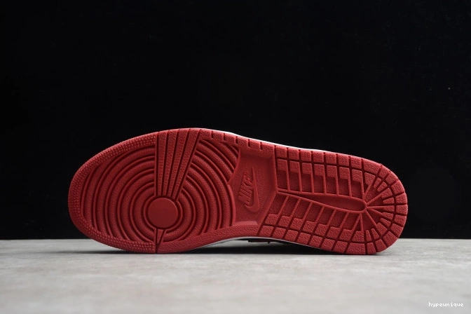 HYPE Retro Banned Jordan 1 432001-001 Air 0719